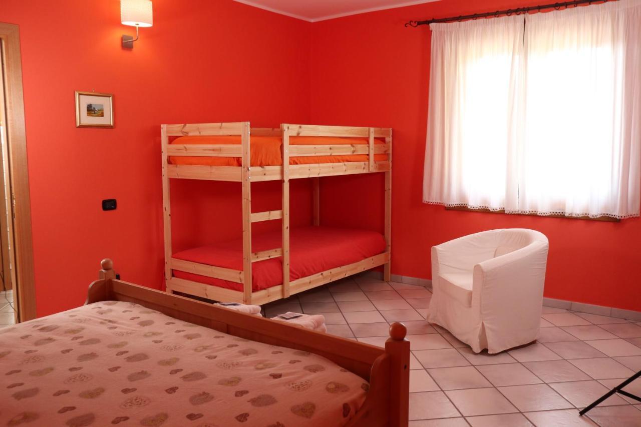 Controne B&B La Casa Del Sole מראה חיצוני תמונה