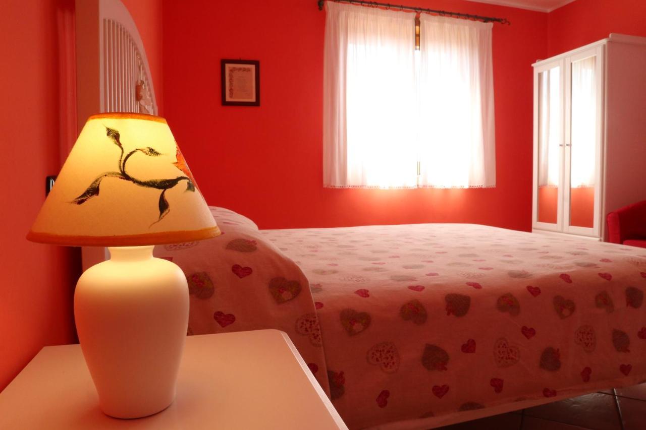 Controne B&B La Casa Del Sole מראה חיצוני תמונה